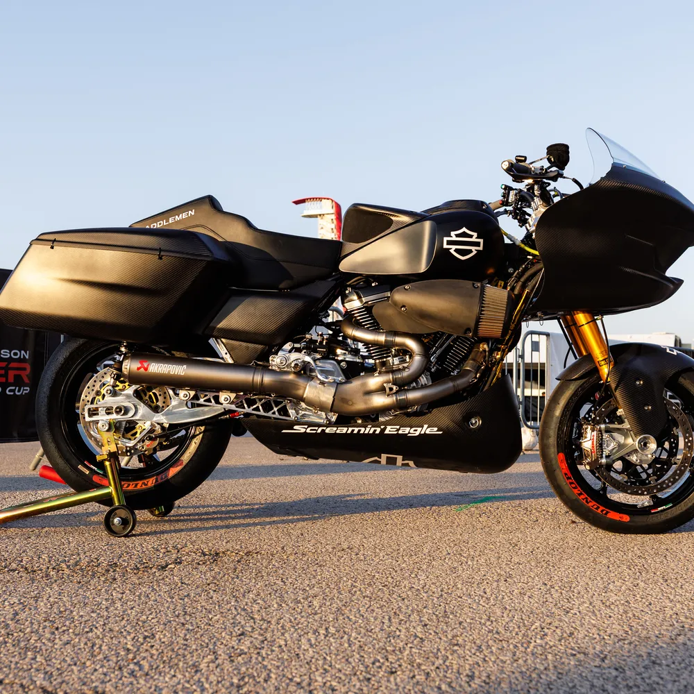 Dunlop-equipped performance bagger at a race event
